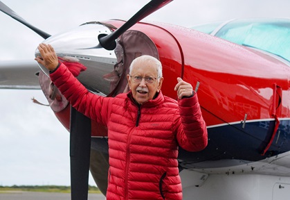 Mission Aviation Fellowship cofounder and pilot Stuart King helps dedicate a Cessna Grand Caravan 208B for use in South Sudan. Photo courtesy of Mission Aviation Fellowship.