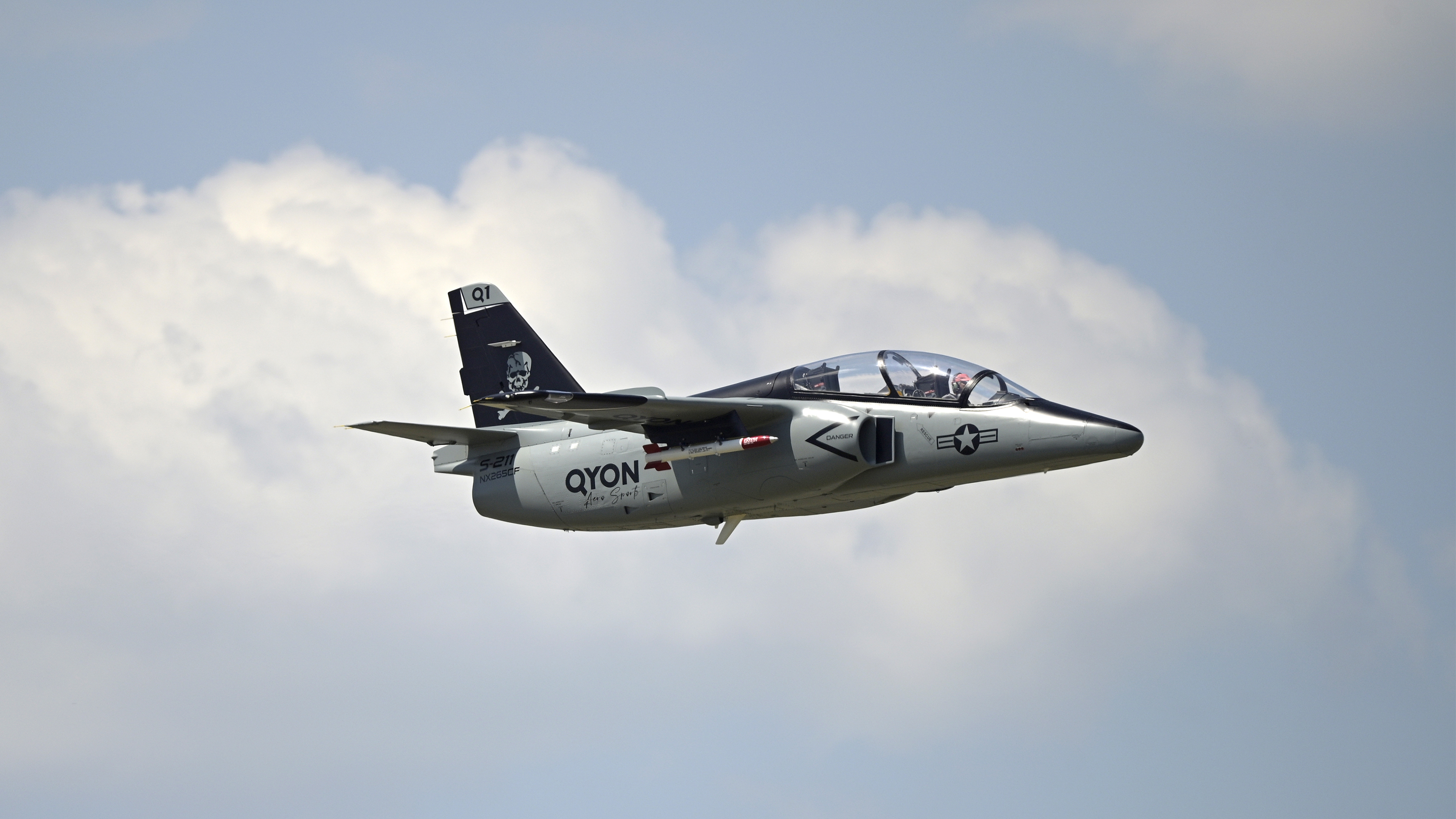 An S.211 Marchetti flies in the airshow during the Sun 'n Fun Aerospace Expo. Photo by Phelan M. Ebenhack.