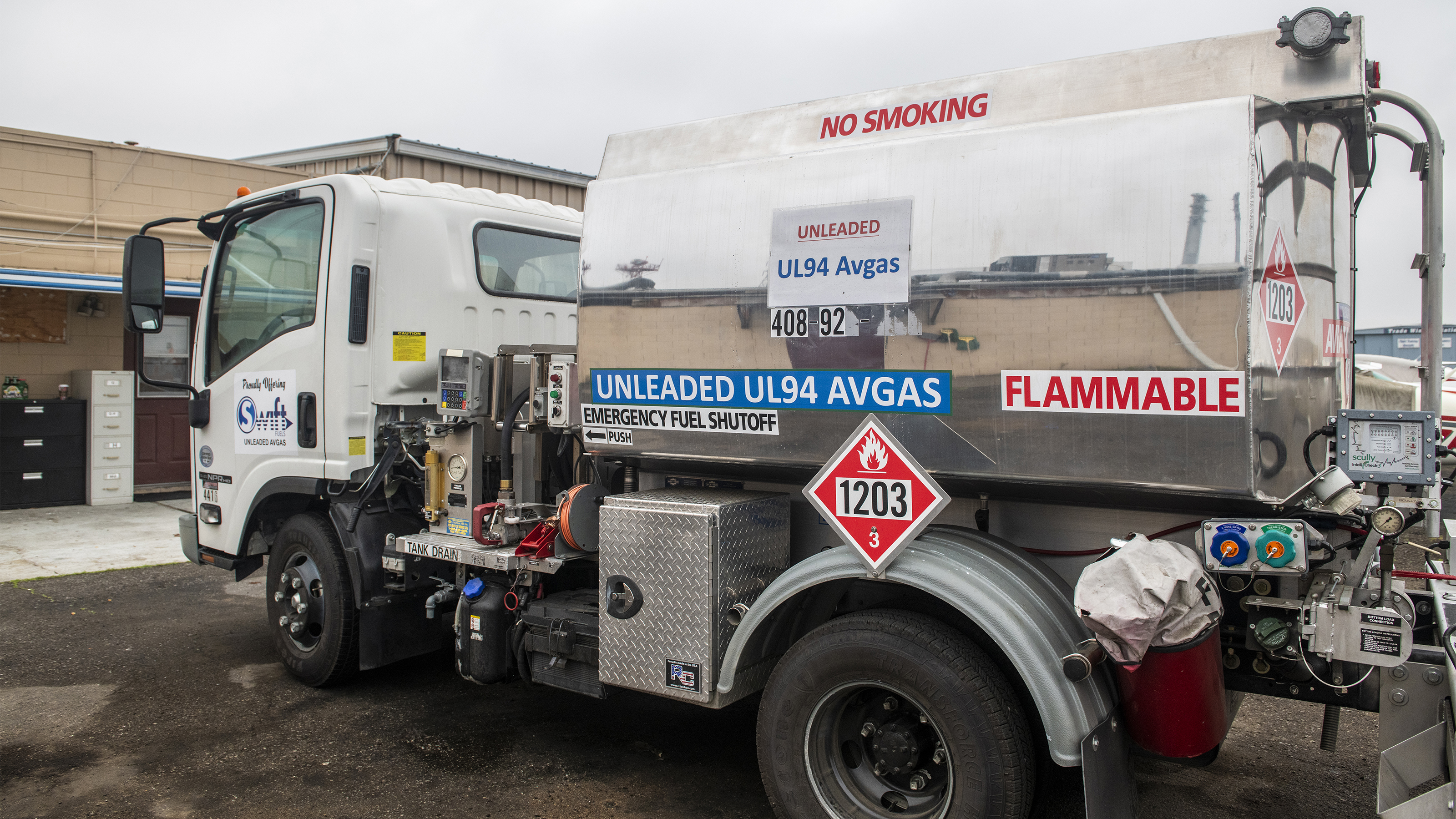 Two California airports are planning to stop selling 100LL avgas on January 1, instead replacing it with UL94. AOPA is working with the FAA to mitigate the harmful impact this sudden change could have on pilots. Photo by Niki Britton.