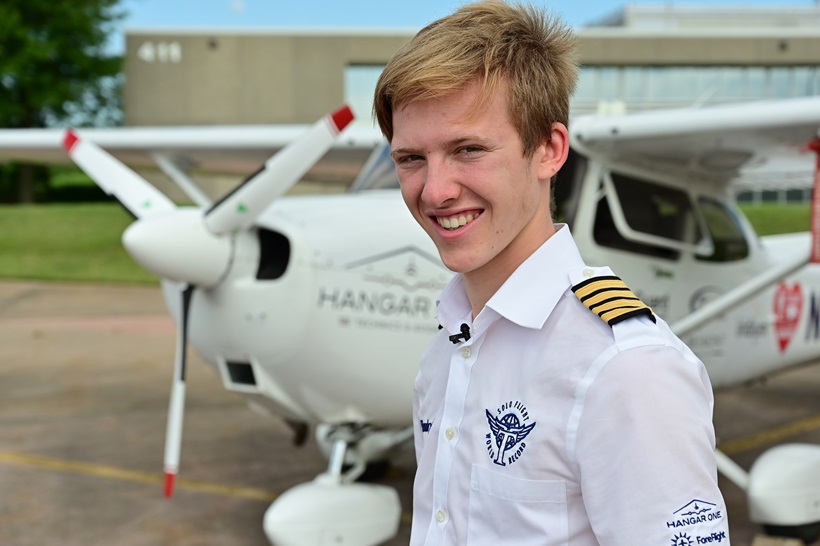 Teen secures solo circumnavigation record in Skyhawk - AOPA