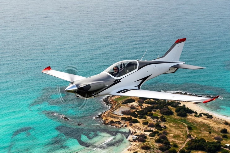 The Blackshape Gabriel all-carbon-fiber aircraft features tandem seats, retractable landing gear, and a Hartzell three-blade composite constant speed propeller driven by a 160-horsepower Lycoming IO-320. Photo courtesy of Blackshape.