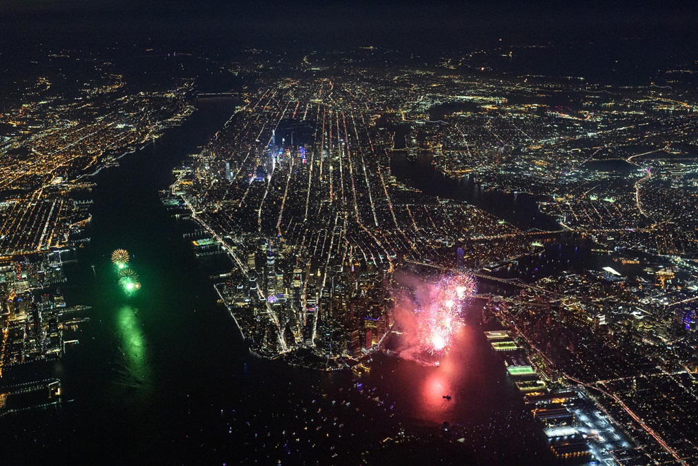 Flying high above New York City’s Independence Day fireworks AOPA