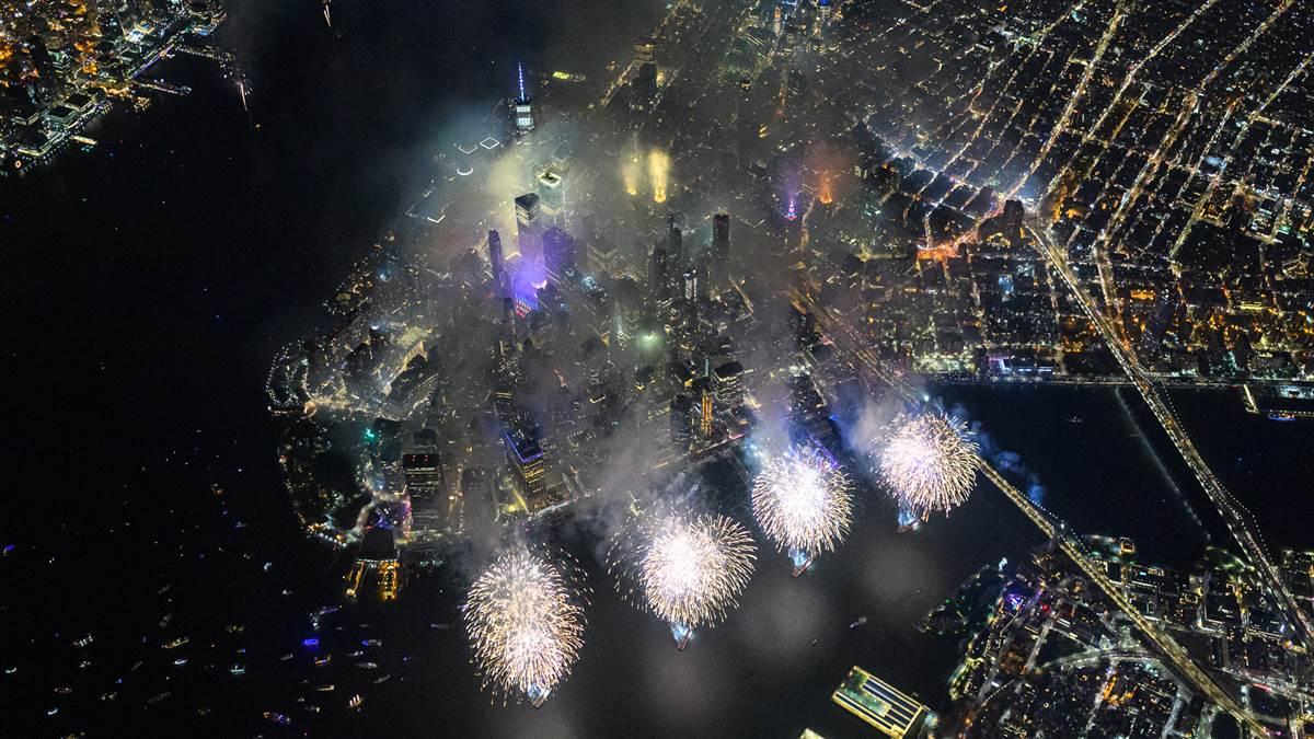 Flying high above New York City’s Independence Day fireworks AOPA