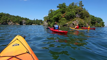 Kayakers among the 1000 Islands. Photo courtesy of 1000 Islands International Tourism Council.