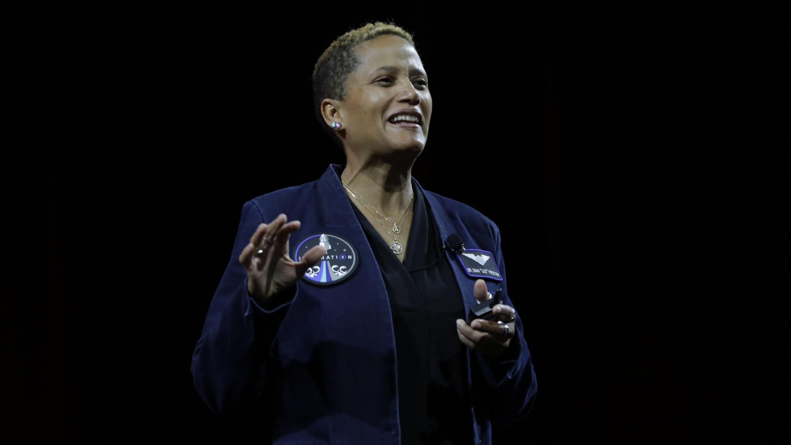 Dr. Sian Proctor—astronaut, geoscientist, space artist and SpaceX Inspiration4 mission pilot—speaks at the NBAA-BACE 2021 Day 2 Keynote. Photo courtesy of NBAA.