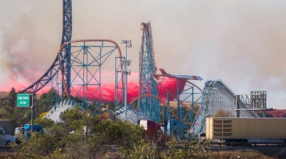 Brent Conner drops retardant near an amusement park from a McDonnell Douglas MD-87. Photo courtesy of Brent Conner. 
