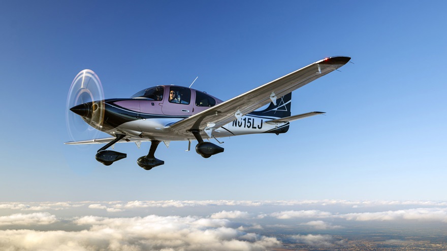 New features and increased speed define the new Cirrus SR22T G6, though they are not the first things people notice. Photo by Chris Rose.