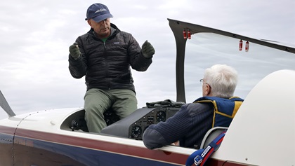 Bruce Williams answers questions on the handling and care of N105MM. Photo by Chris Rose.