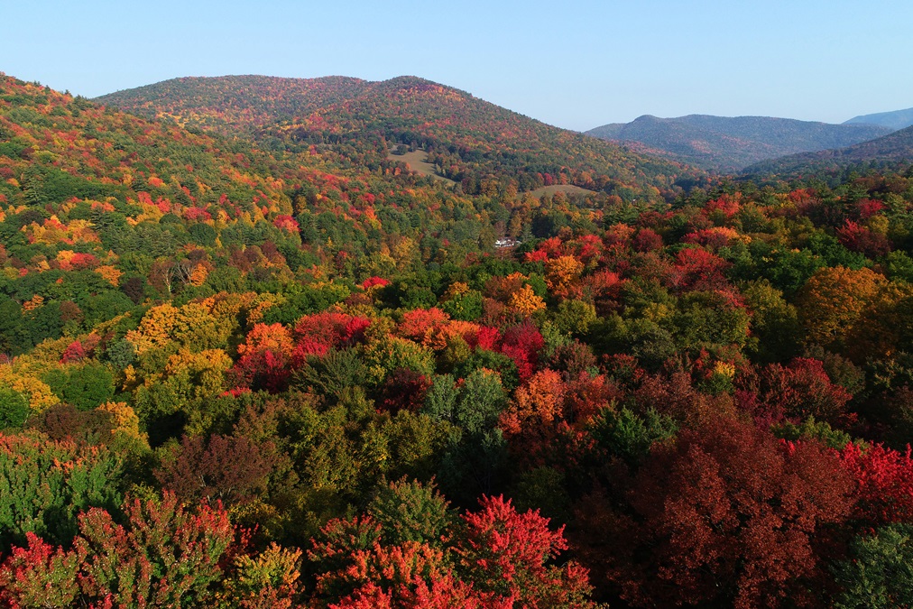 Another view from Arlington, Vermont, taken September 26, 2020, as the color approached the peak. Photo by Jim Moore.