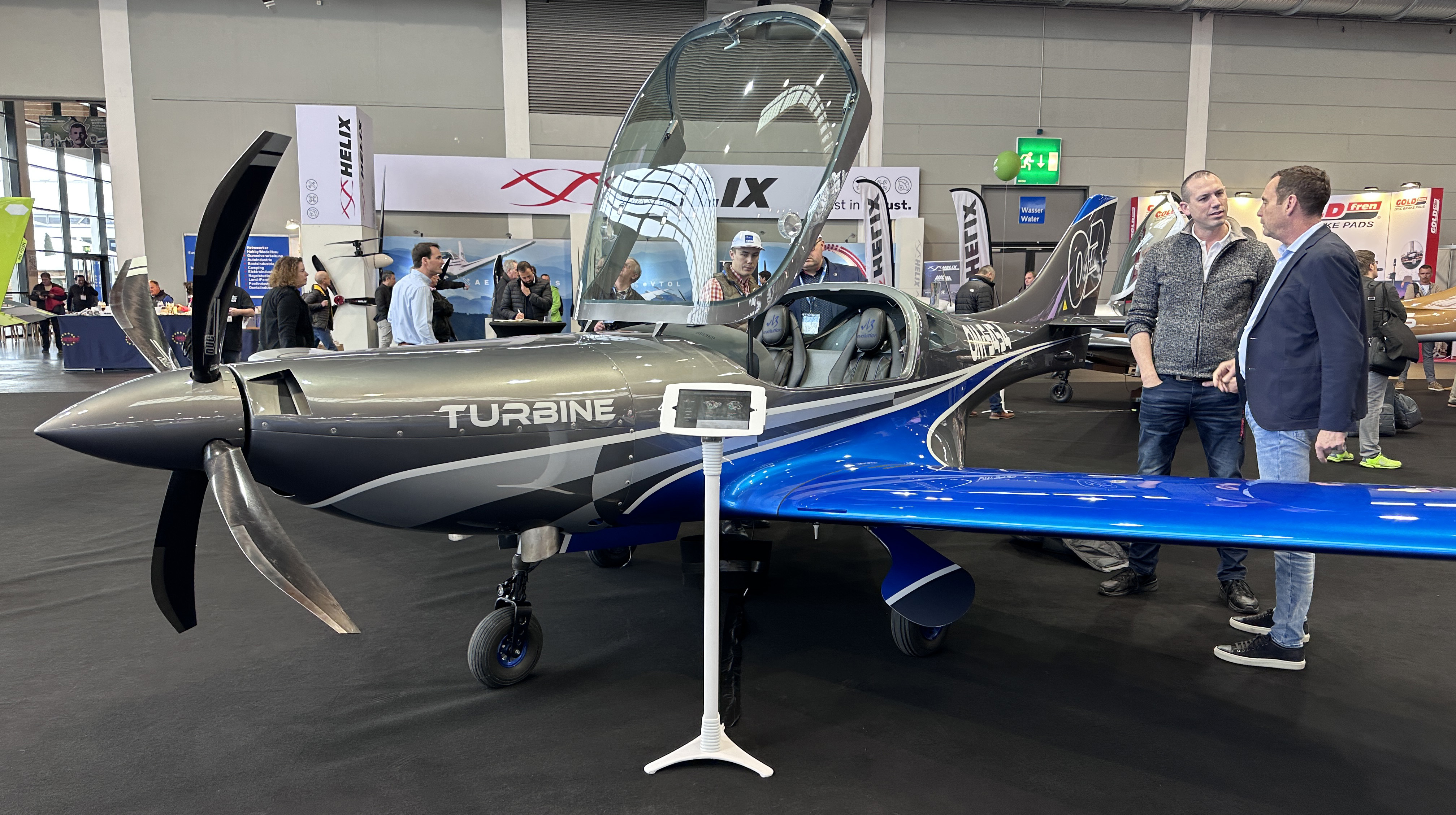 JMB Aircraft displayed the VL-3 Turbine. Photo by Josh Cochran.