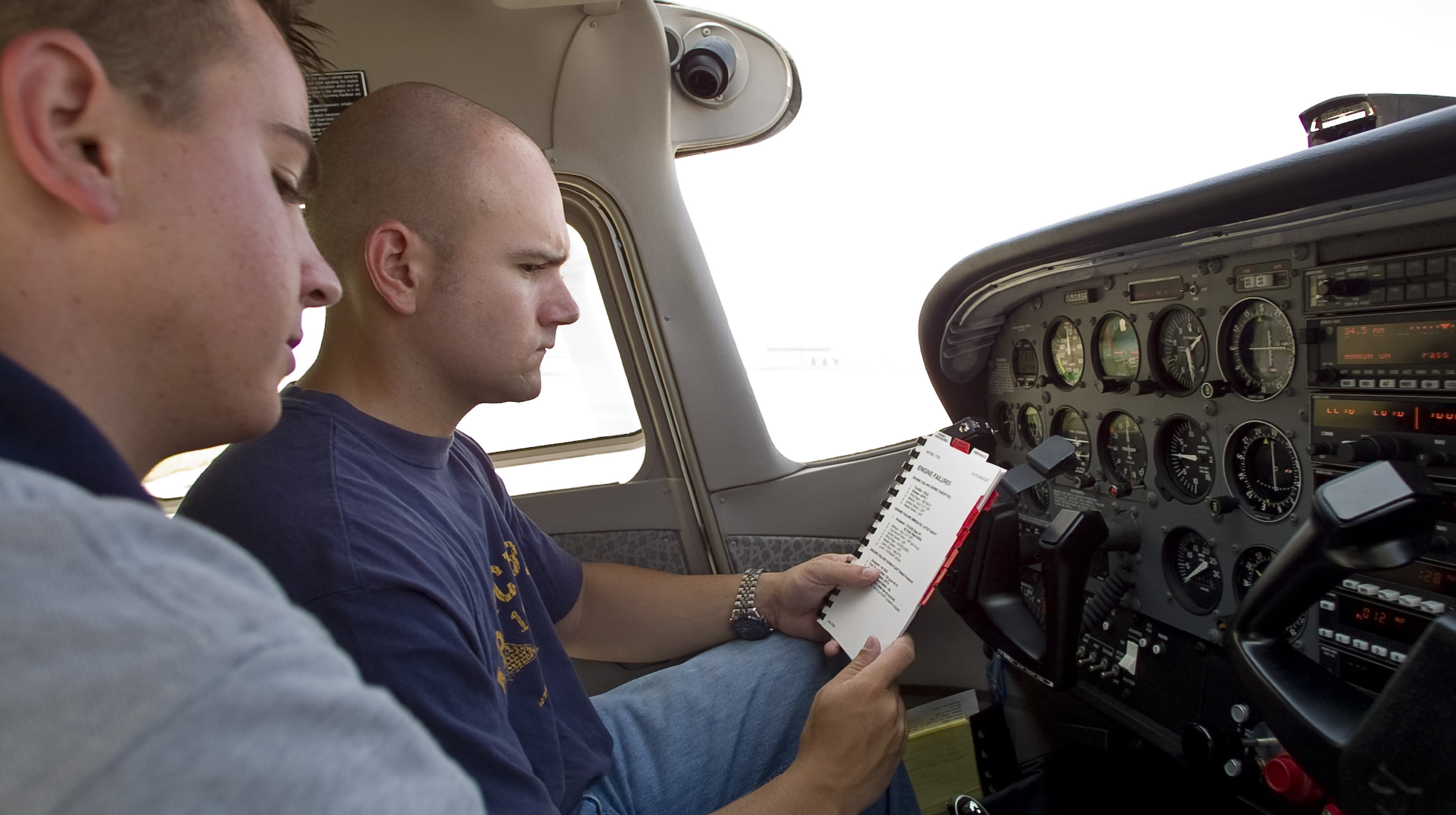 11.  Airline Safety: The Truth About Phones And Airplane Mode - 3zetm1z