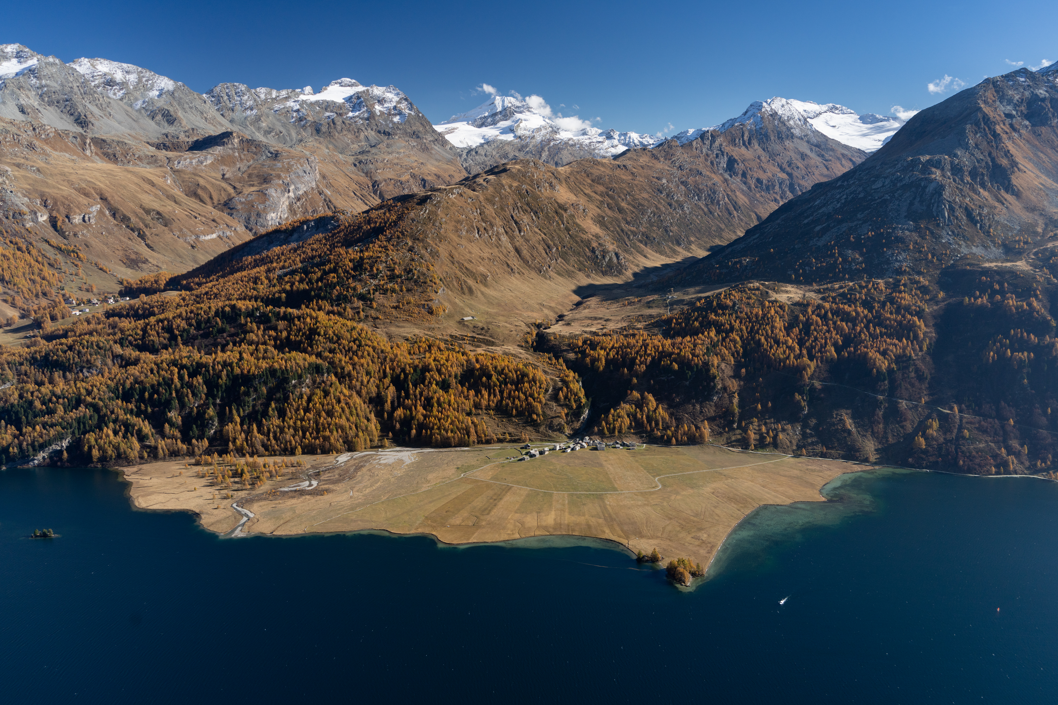 Silsersee (Lake Sils). Photo by Garrett Fisher.
