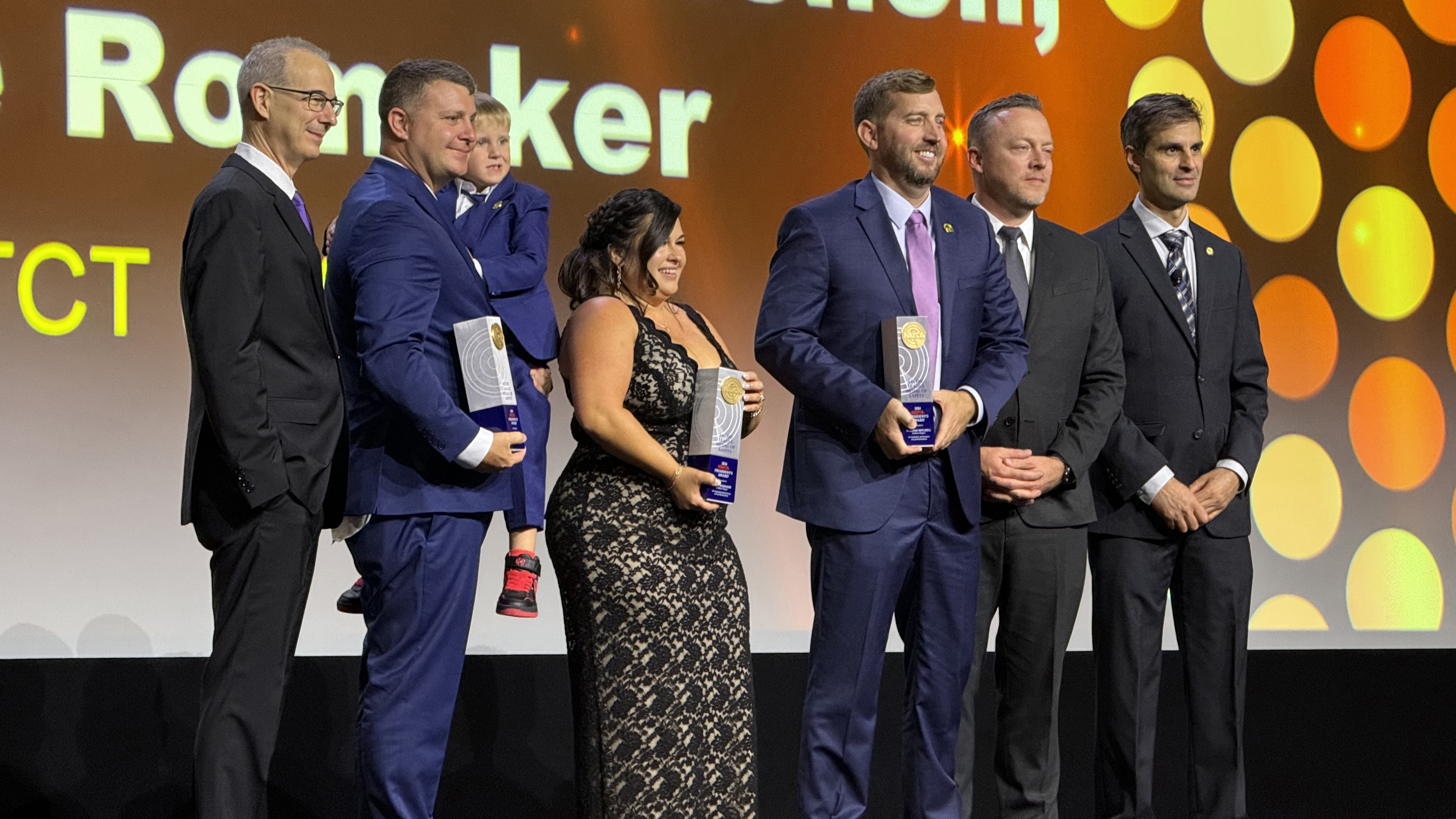 National Air Traffic Controllers Association Executive Vice President Andrew LeBovidge; Archie League Medal of Safety Southern Region and President’s Award winners Steven Brader (with his son), Jaime Romaker, and William Mitchell; NATCA Southern Regional Vice President Dan McCabe; and NATCA President Rich Santa. Photo by Alicia Herron.
