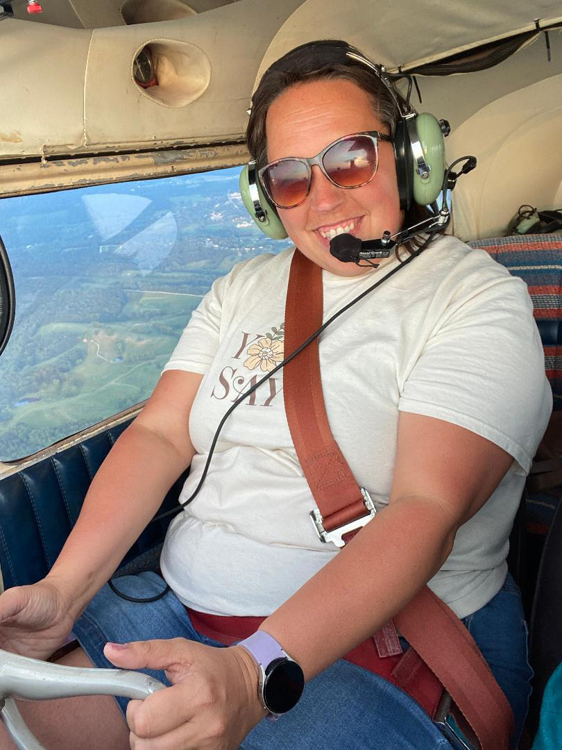 Jenny Sargent enjoys the flight. Photo by Alyssa Cobb.