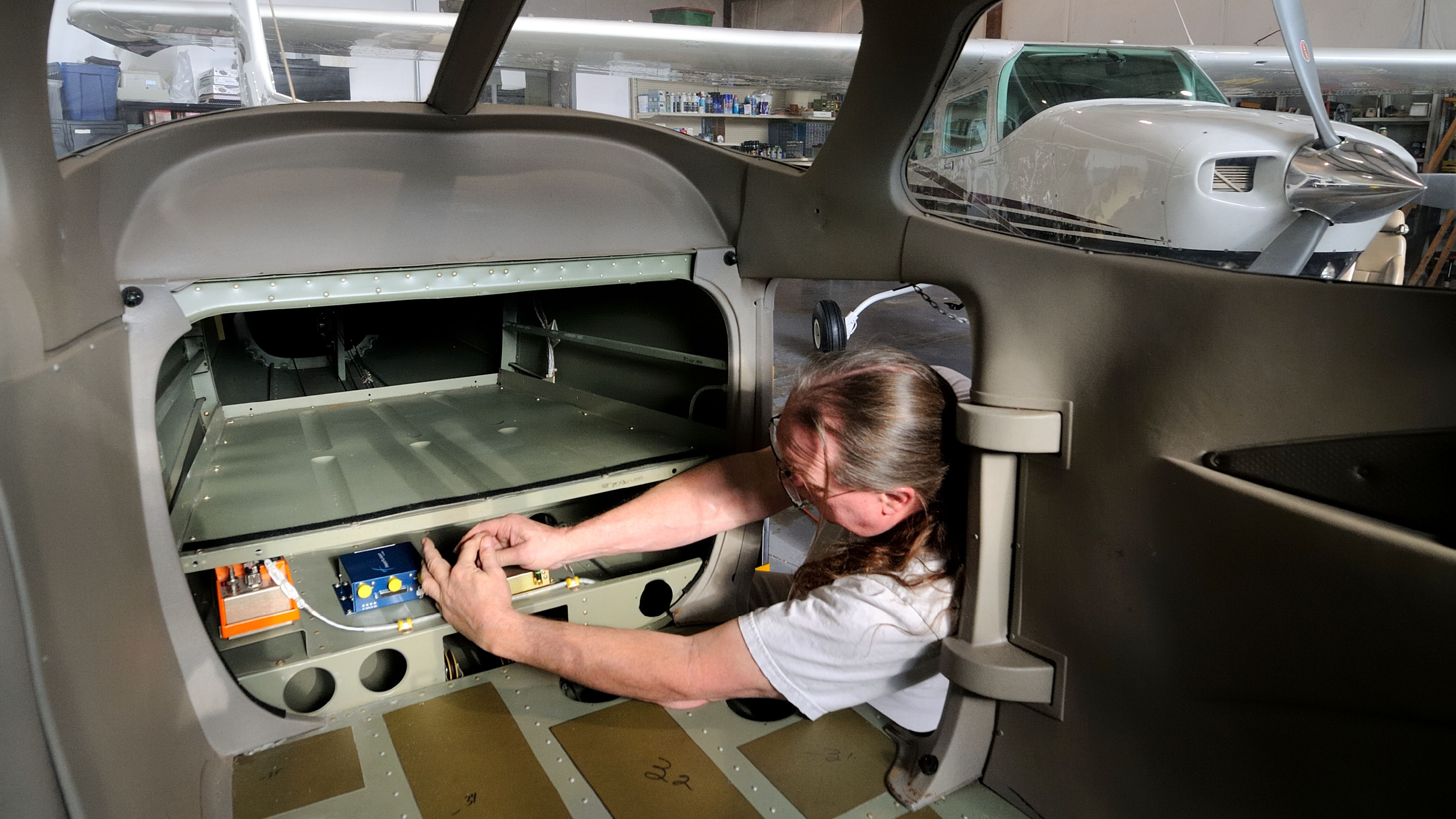 AOPA-backed ADS-B privacy bill highlighted in House hearing