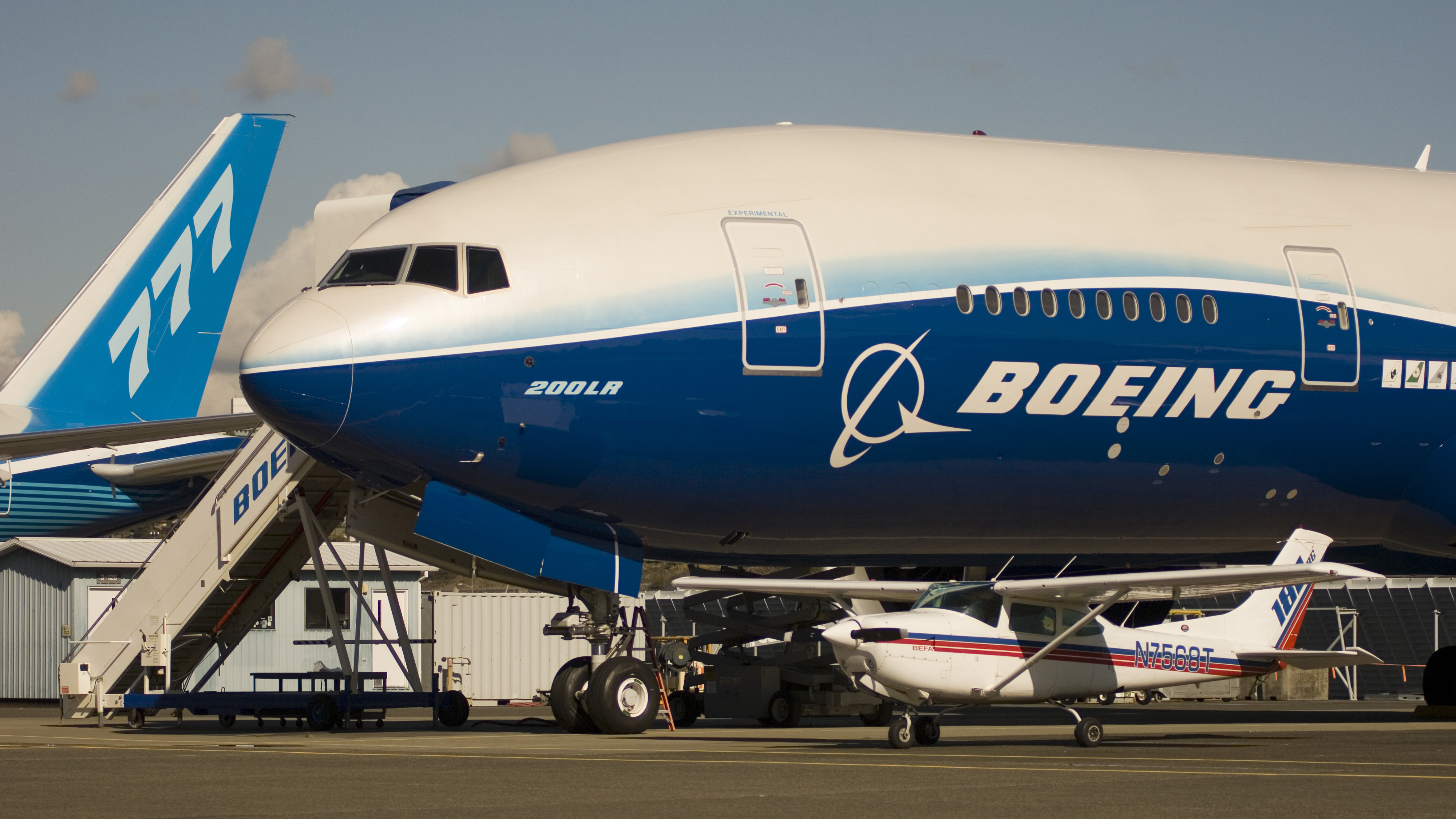 Pilot demand ticks up in Boeing forecast