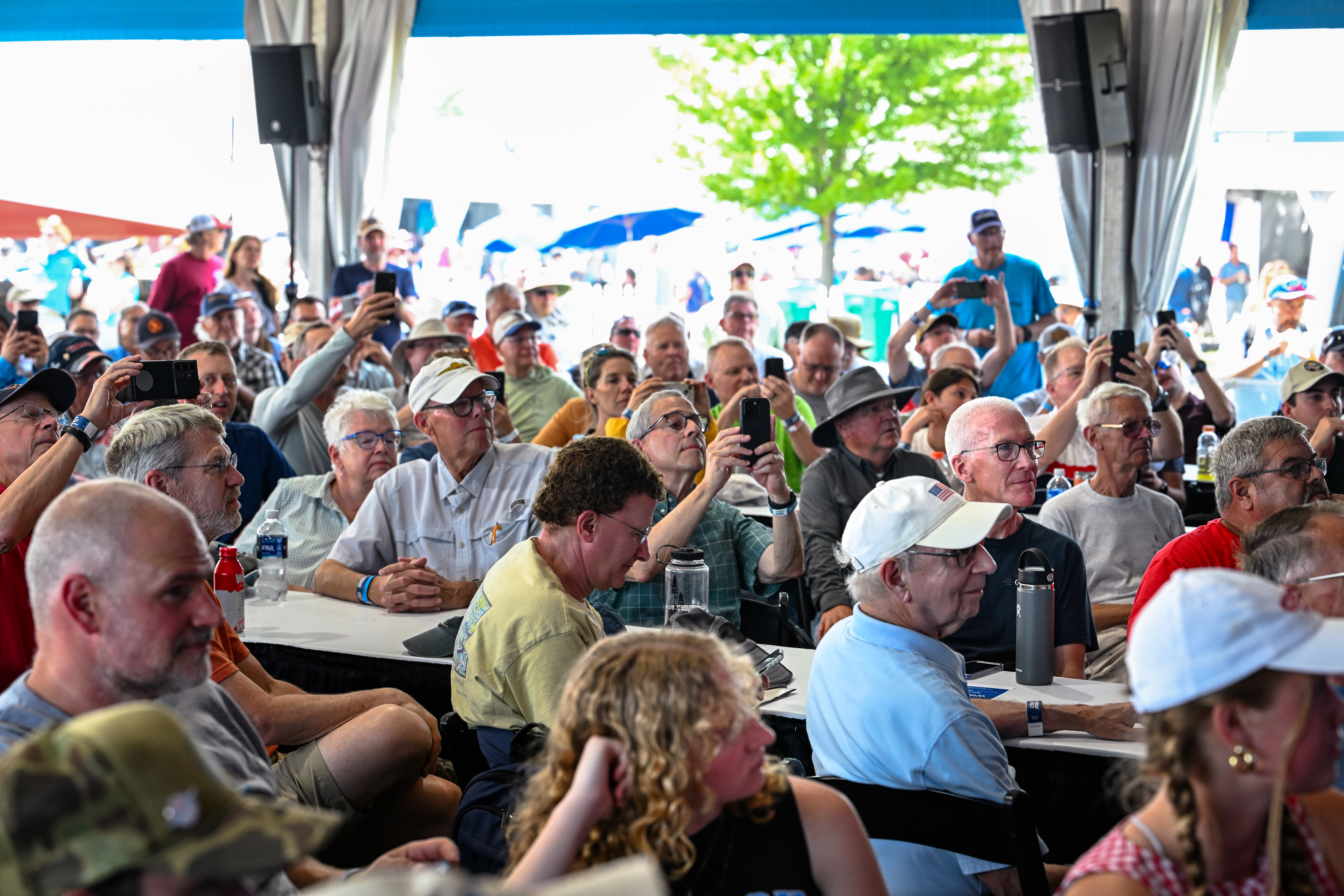A full house crowd attends the AOPA Air Safety Institute’s 'After the Accident' seminar with safety experts. Photo by David Tulis.