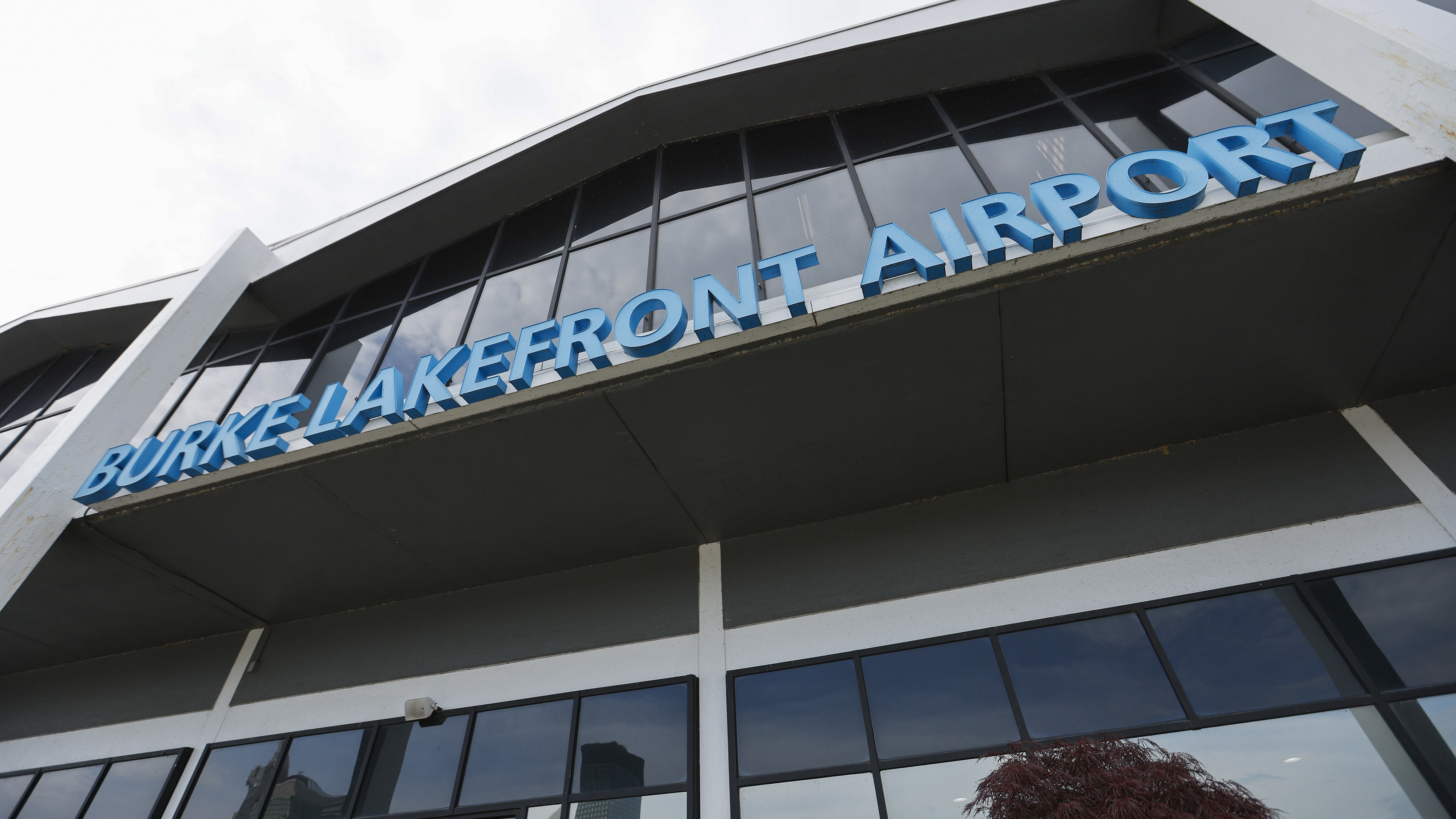 Senators, FAA administrator oppose Burke Lakefront closure