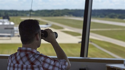 FAA to scale back ATC service as traffic declines