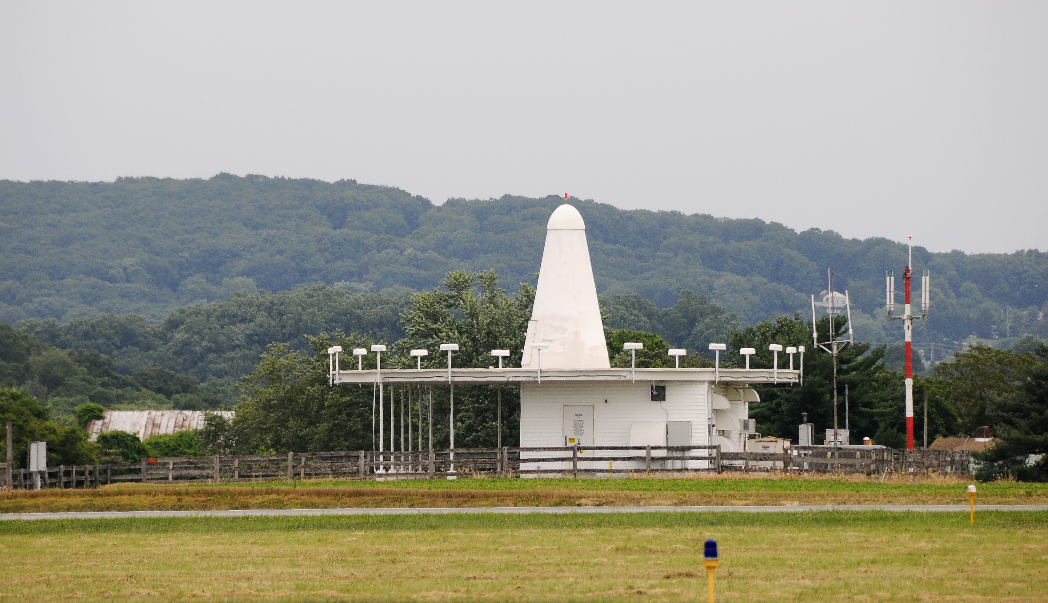 The FAA has released its final policy on creating a VOR minimum operational network, including a list of 308 VORs to be decommissioned. They will be taken out of service in alignment with the 56-day IFR chart cycle as the agency moves to performance-based navigation options. Photo by David Tulis.   