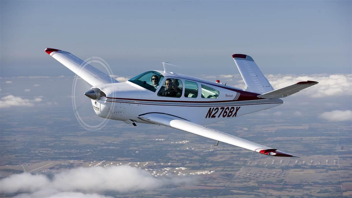 Самолет бич. Бичкрафт Бонанза. Бич Бонанза самолет. Самолет Beechcraft Bonanza v35. Бичкрафт самолет легкомоторный.