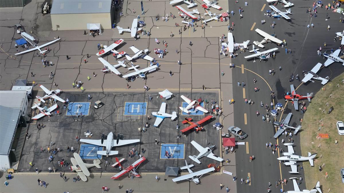 AOPA FlyIns Recordbreaking attendance ends flyin season AOPA