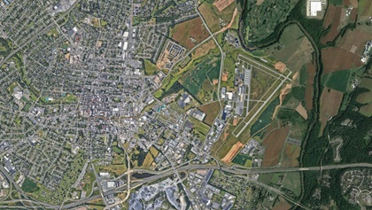 An aerial image such as this one might give you extra insights about landmarks and other clues to help you find the airport from the air.