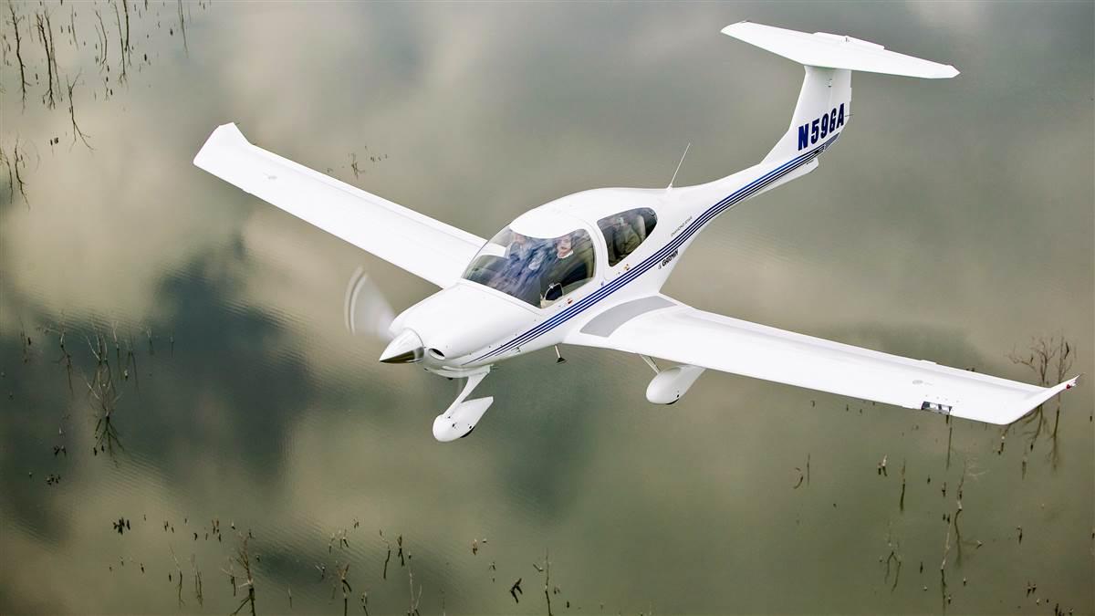 Diamond DA40 - AOPA