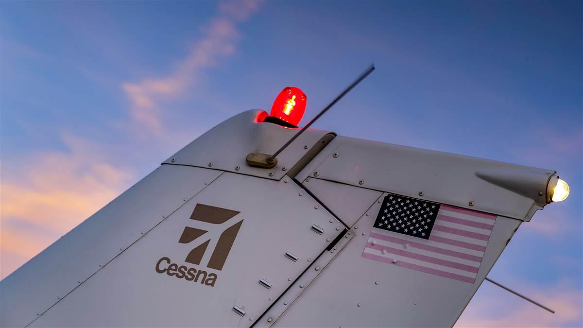 Airplane shop beacon light