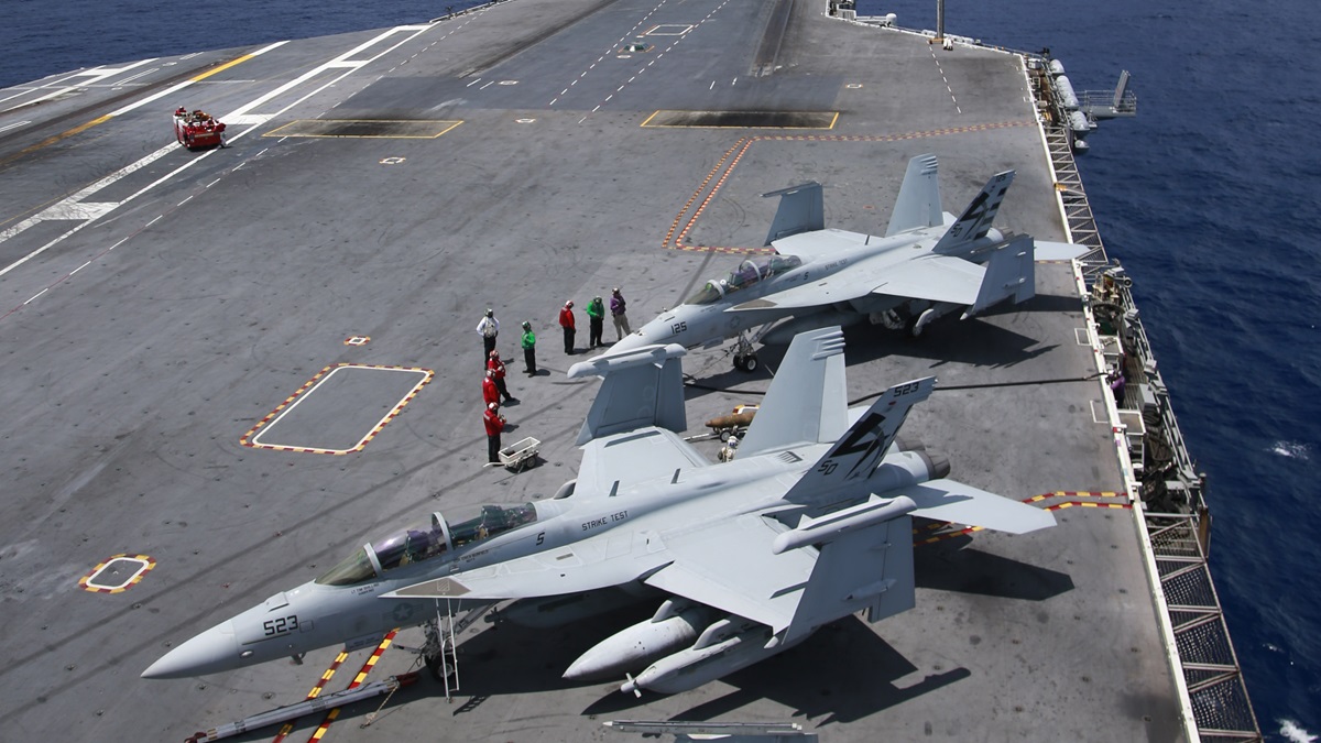 Landing on the 'USS George Washington'