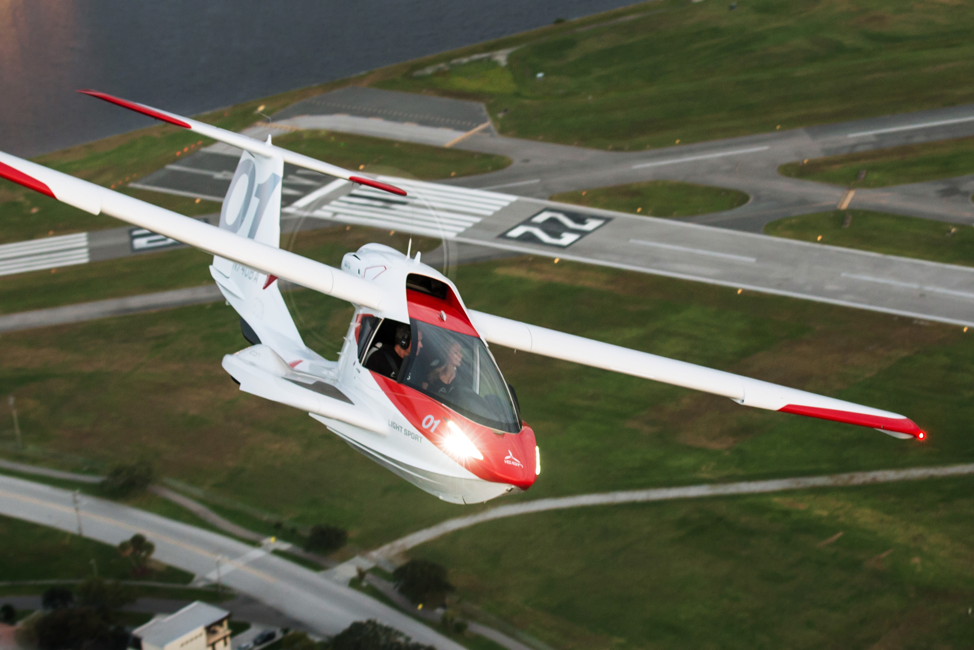 Icon S Lead Test Pilot Killed In A5 Accident Aopa