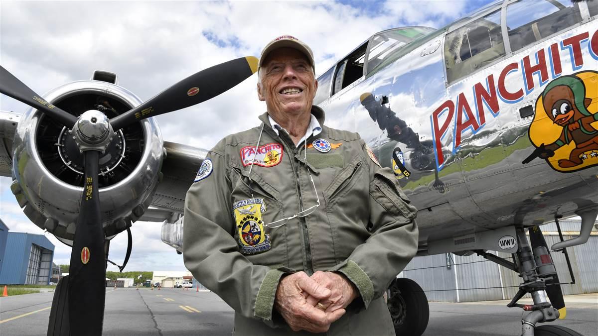 Sid Ellner, an active pilot who trained in 'Panchito,' a B-25 Mitchell bomber restored and flown by the Delaware Aviation Museum, goes for a recurrent flight with pilots Calvin Peacock and AOPA Editor in Chief Tom Haines in Georgetown Delaware, May 7, 2017. Photo by David Tulis.