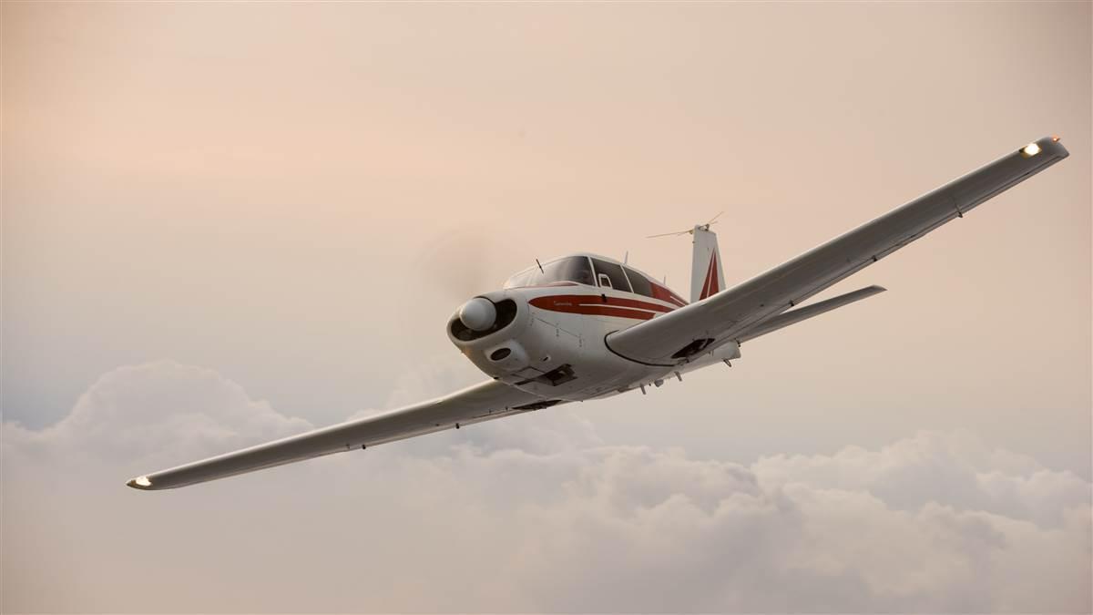 Aerial photography of a 1961 Commanche 180 owned by Richard Matlick north of Frederick, MD.Frederick,  MD  USAImage #: 07-584_162.CR2  Camera: Canon EOS-1Ds Mark II