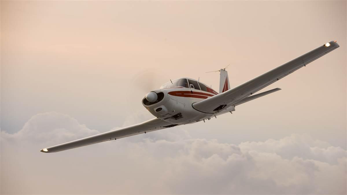 Aerial photography of a 1961 Commanche 180 owned by Richard Matlick north of Frederick, MD.Frederick,  MD  USAImage #: 07-584_162.CR2  Camera: Canon EOS-1Ds Mark II