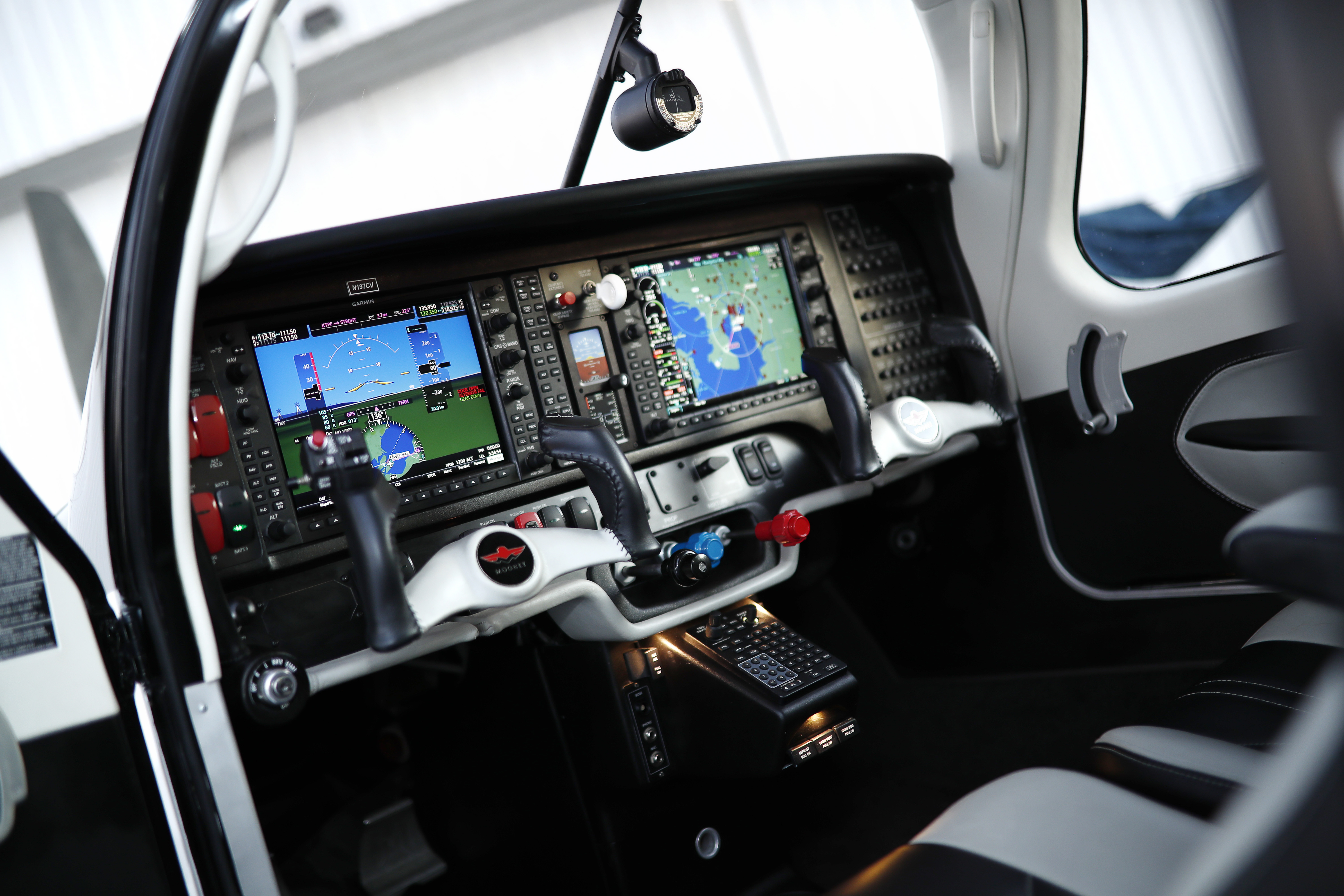 Mooney Ovation Ultra