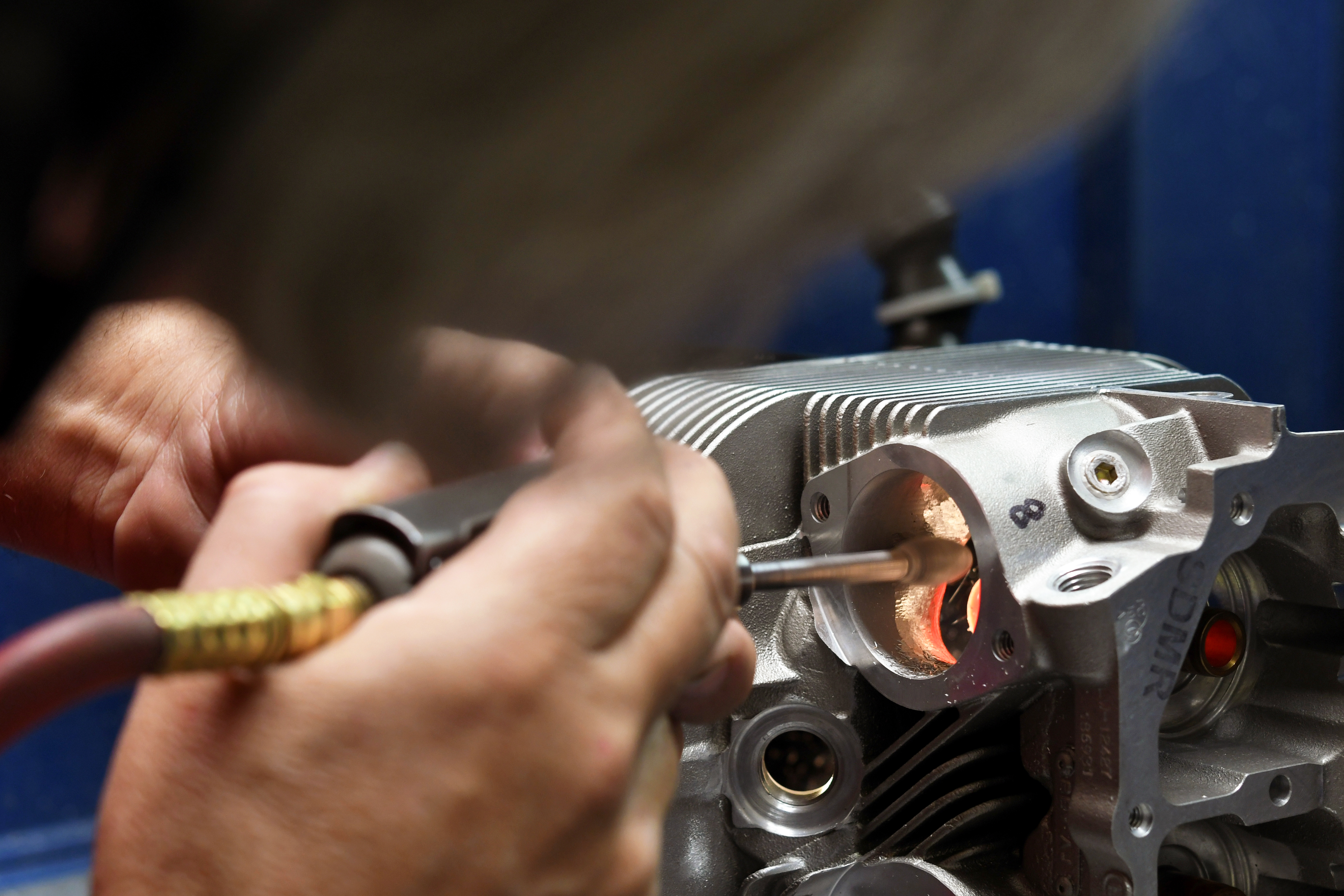 ...to ensure that air flows into the cylinders as smoothly as possible.