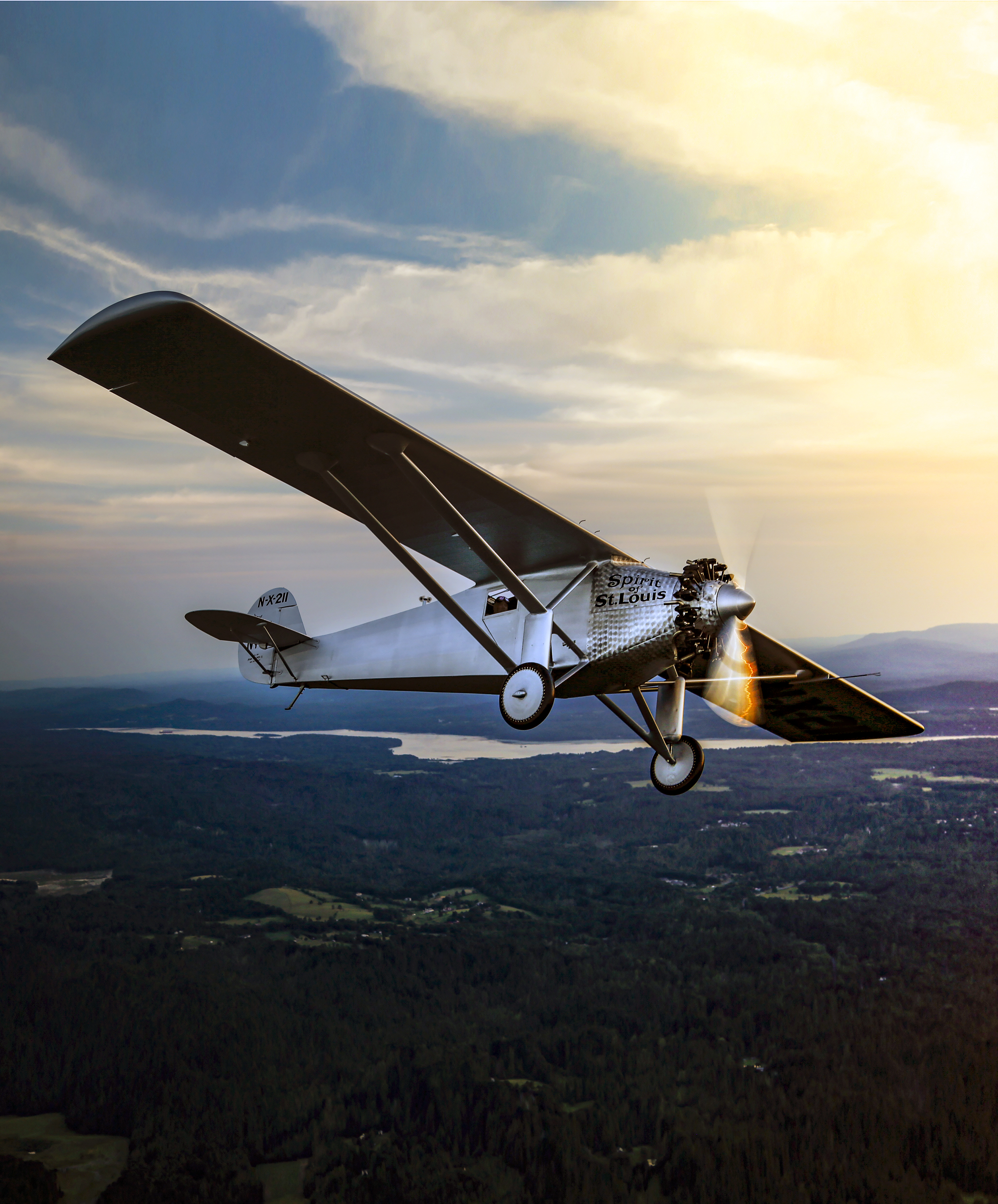 “Doing the Lindy Hop,” September 2017 ‘AOPA Pilot’: A ‘Spirit of St. Loui’s replica begins its turn back to the Old Reinbeck Aerodrome in Red Hook, New York. (Canon 1DX, 55mm, 1/125, f4.0, ISO 320)