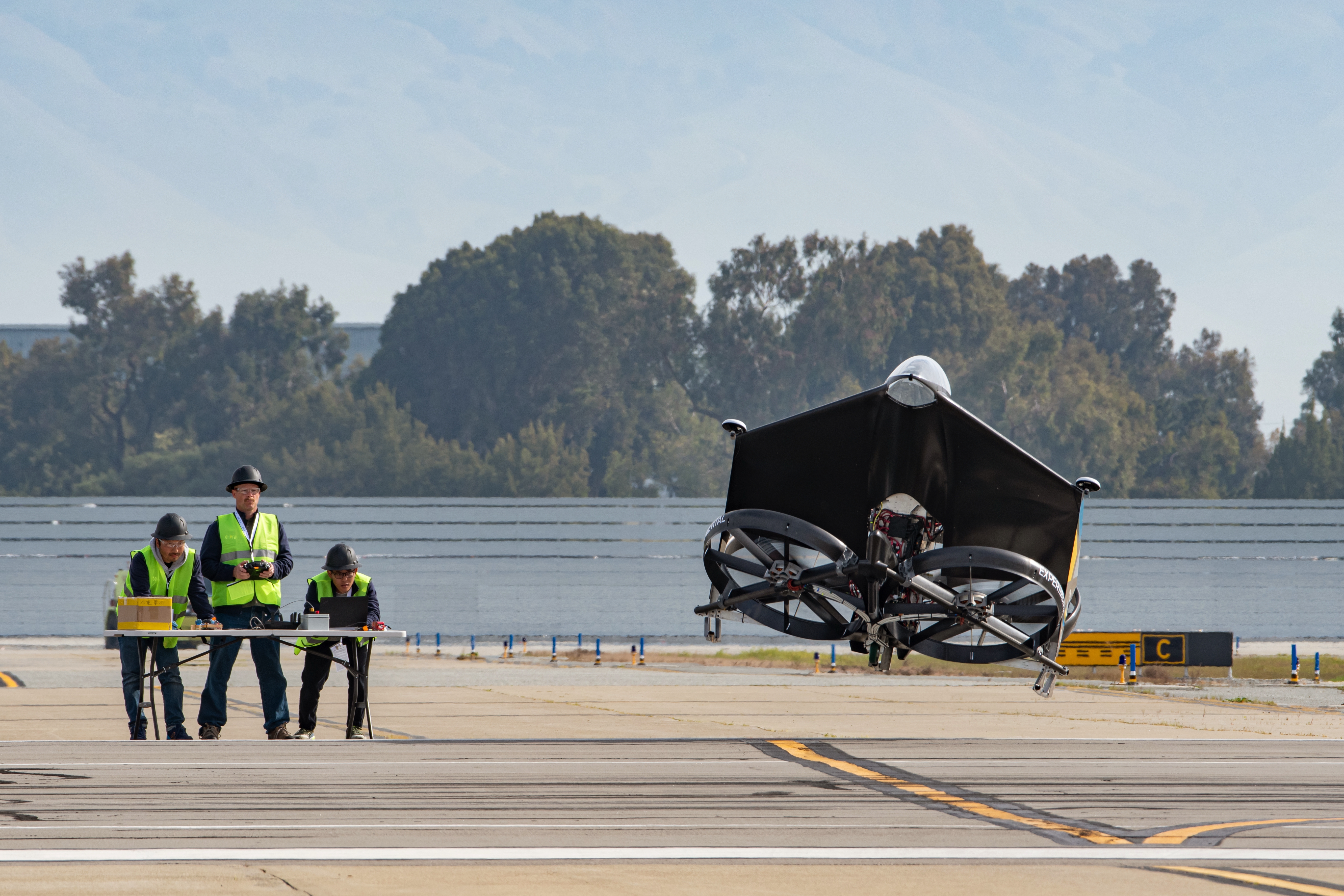 Team teTra flew its vehicle, unmanned, in a February 28 demonstration; it received Pratt & Whitney’s $100,000 Disruptor Award.