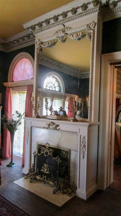 The Rockcliffe Mansion (top) and a riverboat replica (below) are highlights of a visit.