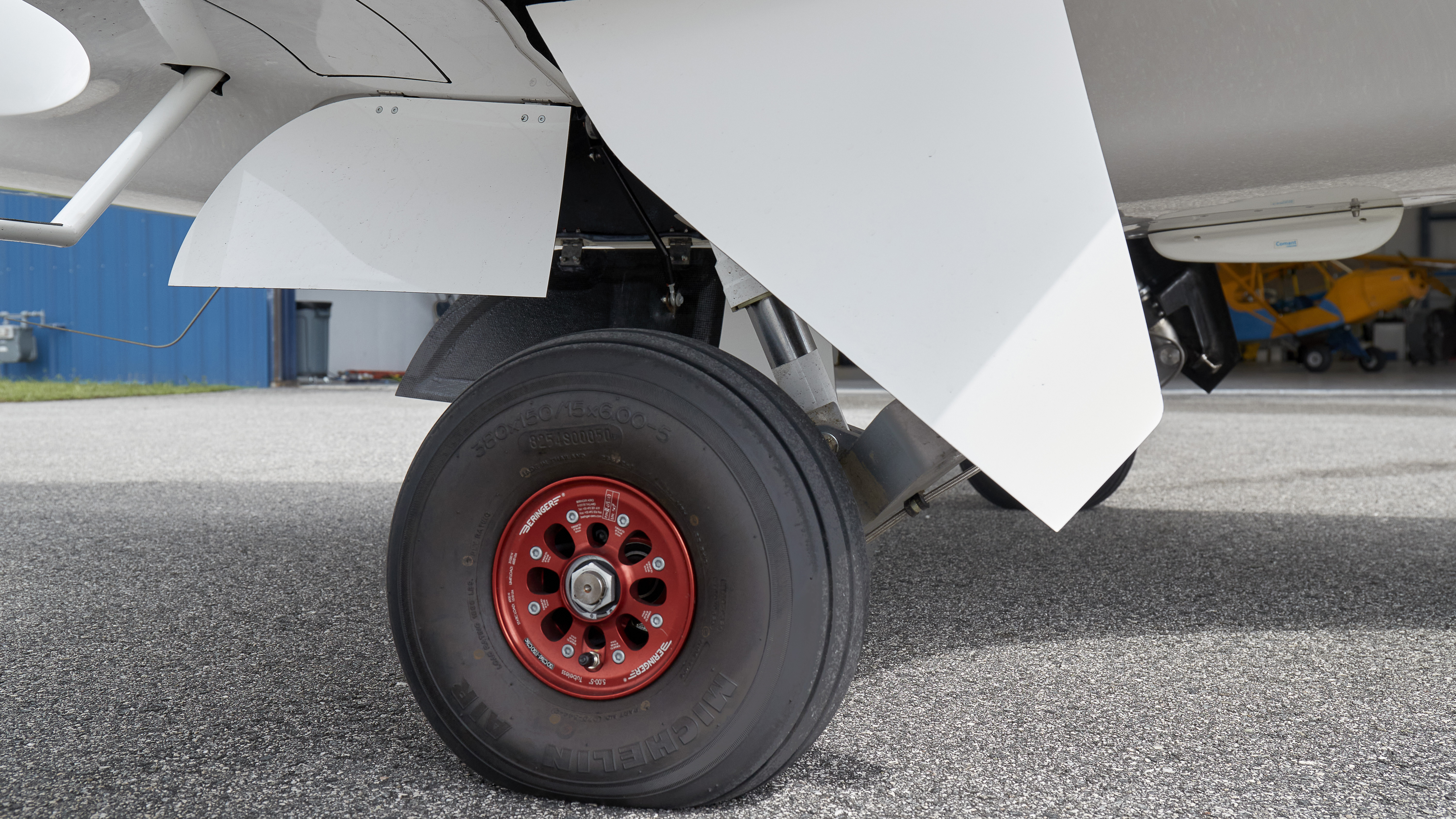 Beringer landing gear are made of titanium, and permit the use of tubeless tires.