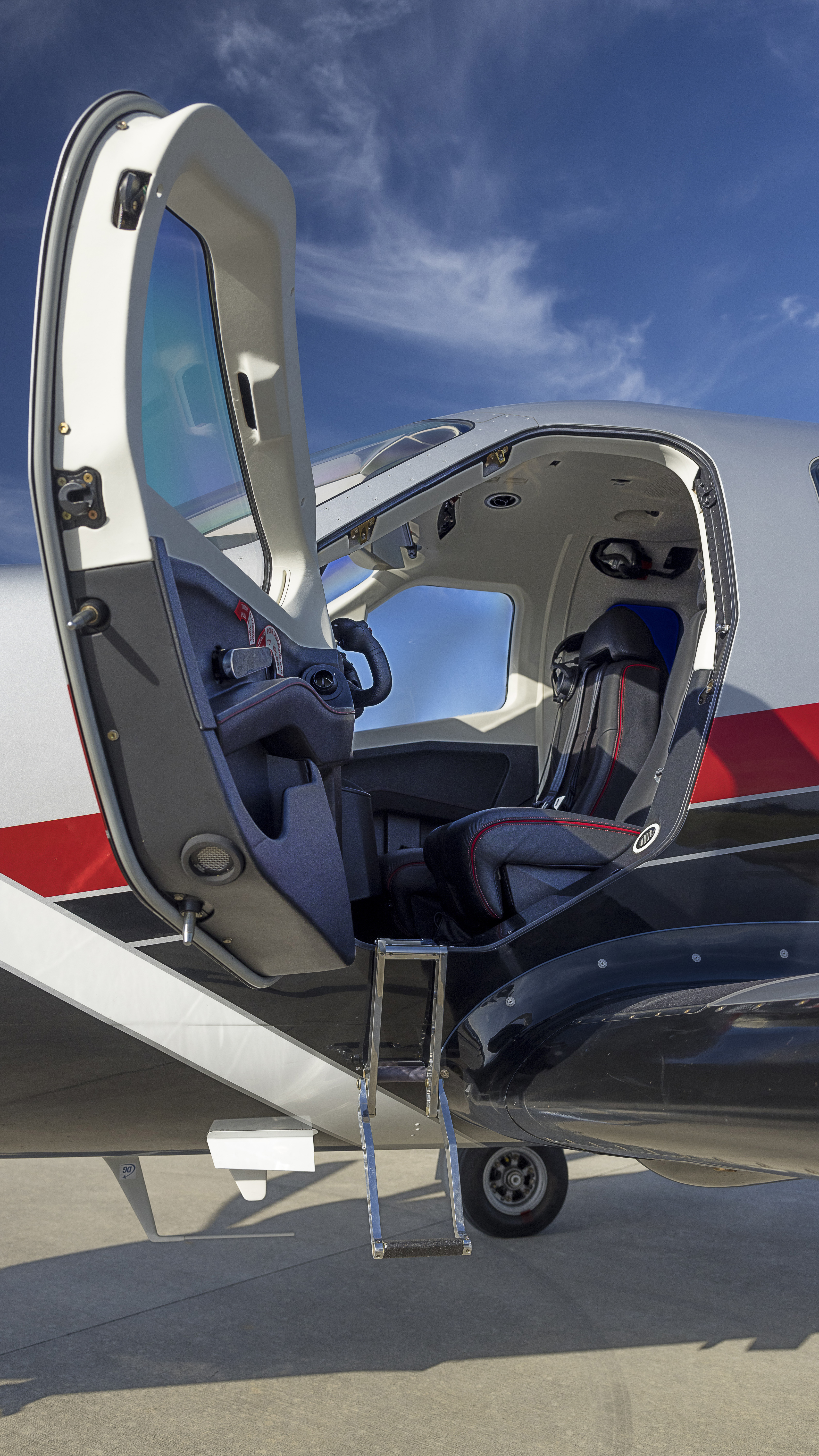 The step for the pilot’s door has been redesigned for easier entry and storage in the door sill.