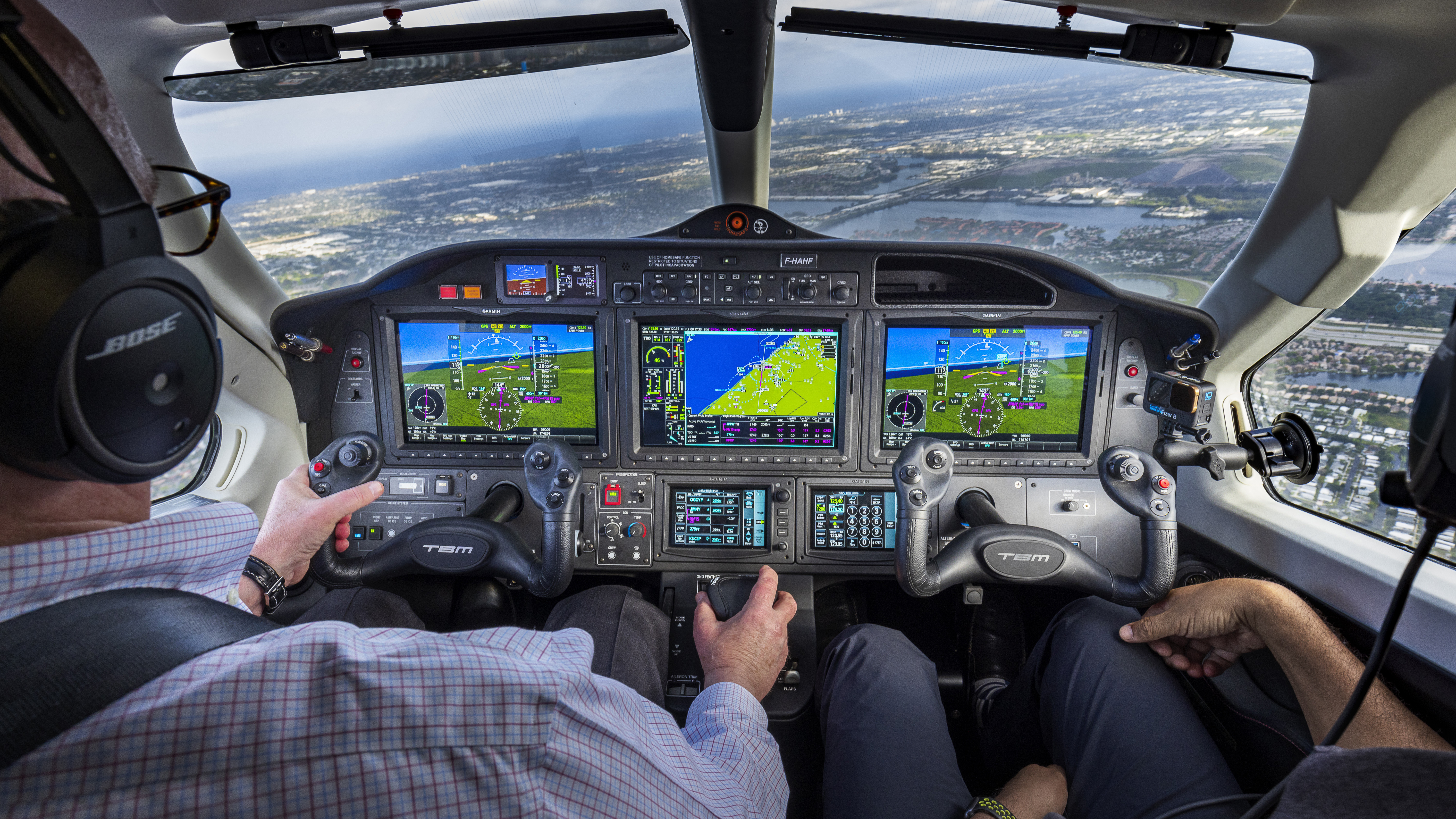 At the airplane’s maximum operating altitude of FL310 the Garmin G3000 PFD shows a MAXCRS annunciation and 313 KTAS on an ISA +9 day. The panel is logically laid out and has plenty of standard features—including the orange HomeSafe autoland button at top center of the glareshield.