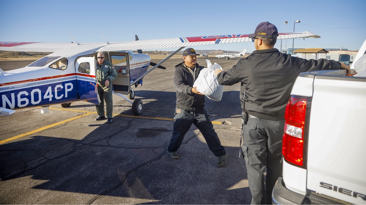 Navajo Christmas Airlift