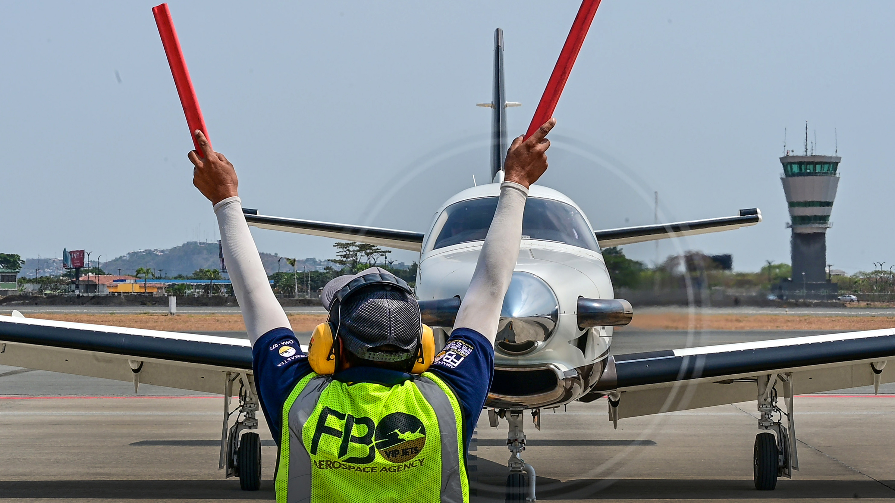 Brian Dunsirn taxis to the ramp in his Daher TBM 910.