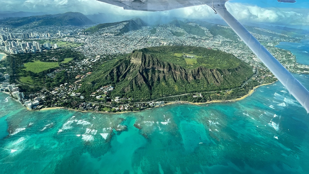 The caldera of Diamond Head, the iconic landmark of Waikiki Beach.