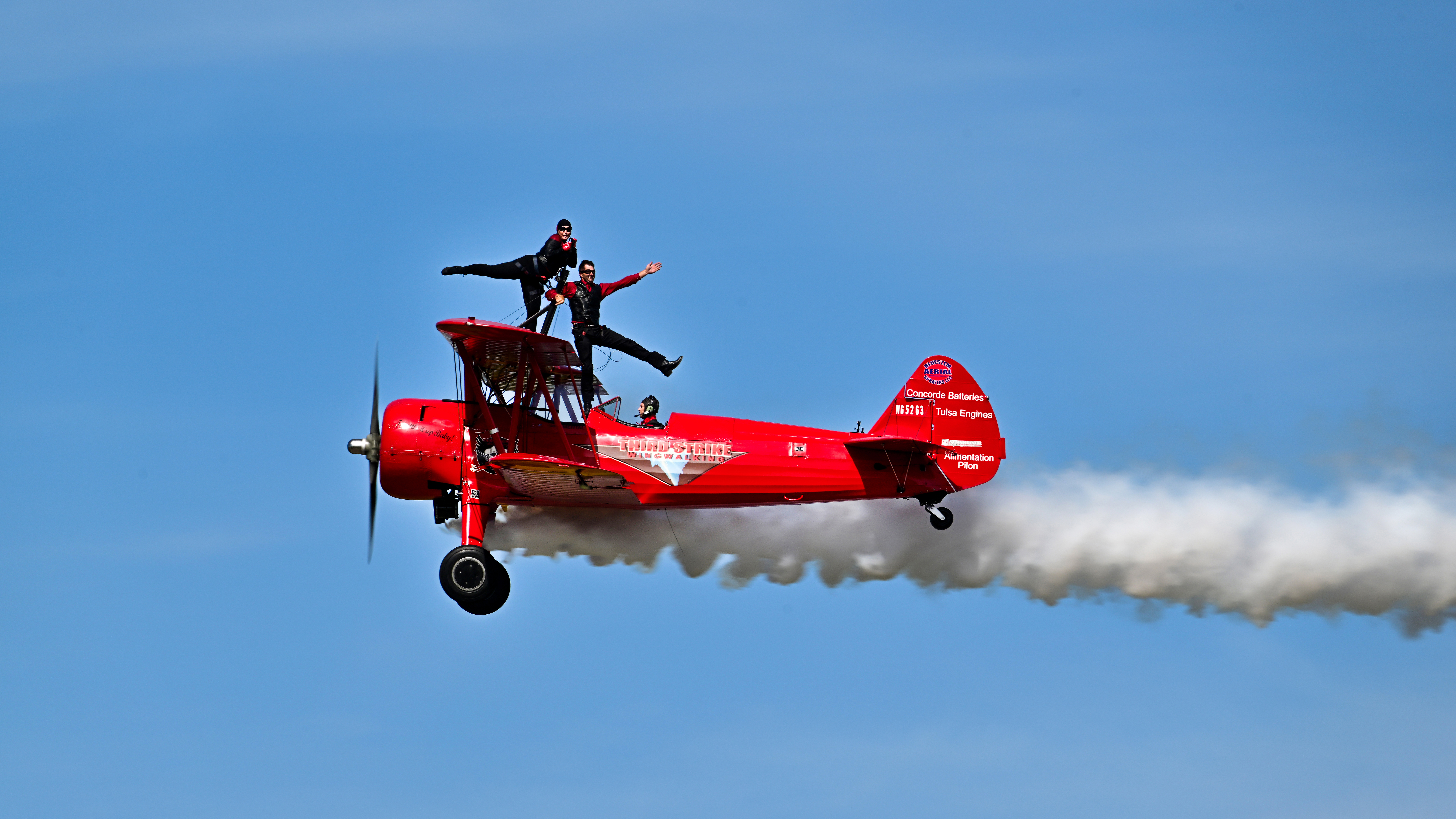 Kelly Garvin and Joe Bender perform the signature Double Barrel dual act. Photography by David Tulis.