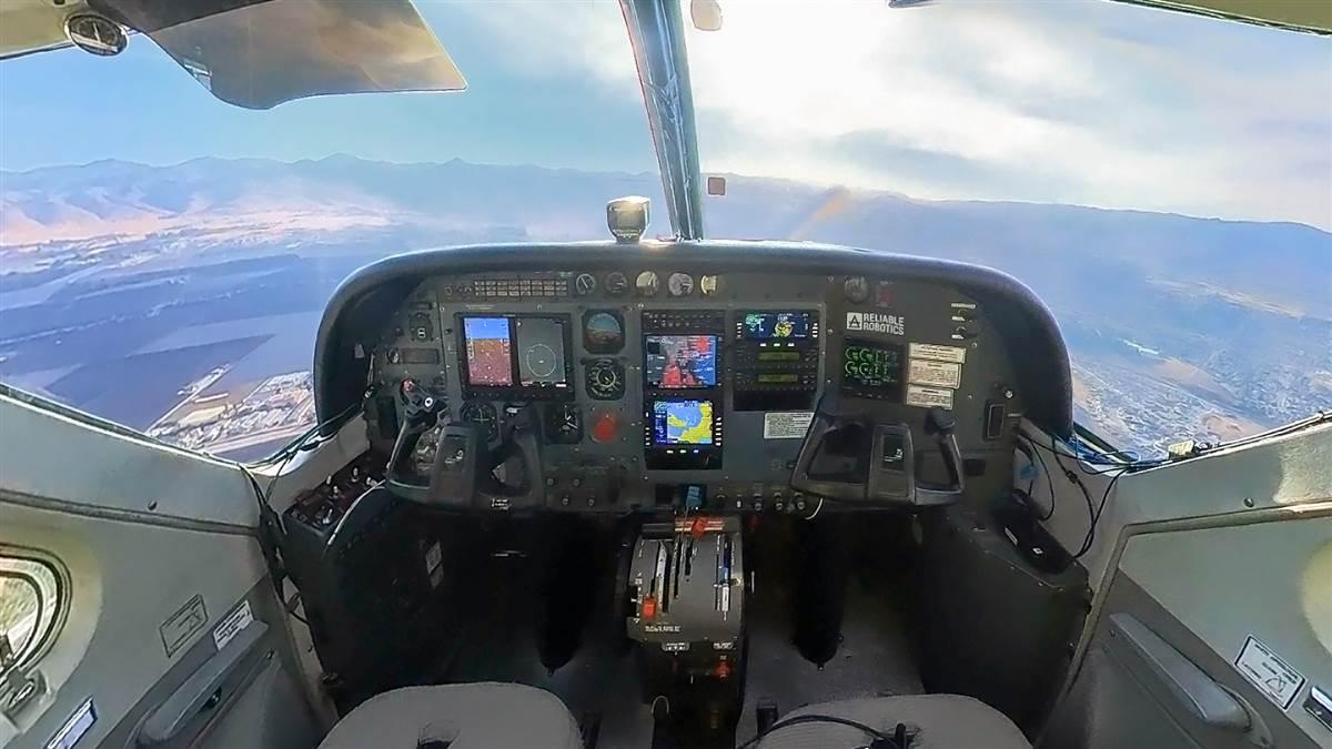 Photography b Reliable Robotics.