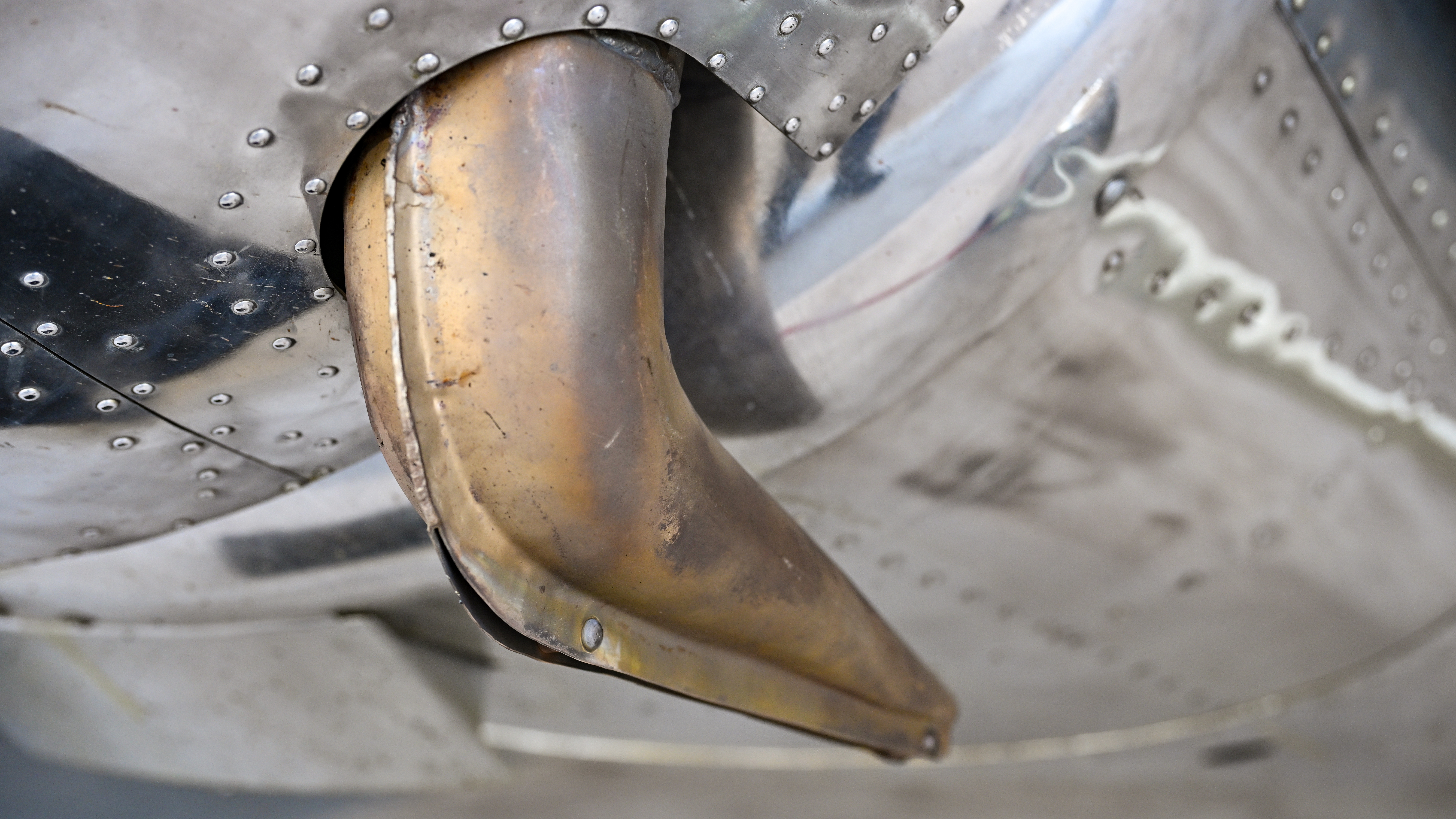 The engine exhaust is new old stock from the 1940s.