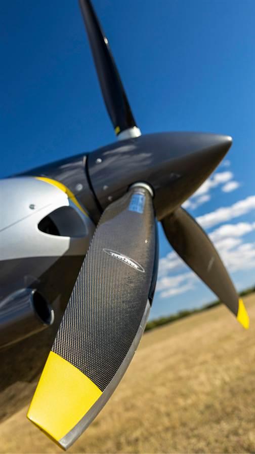 Eye-catching composite props are found on a growing number of experimental and ultralight aircraft in addition to high-end turboprops. Photography courtesy of Kevin Knight.