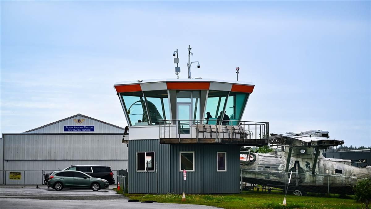 You can hear ATC communications at the "tower" on the site. You can hear ATC communications at the "tower" on the site.